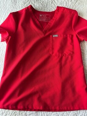 FIGS Red scrub set